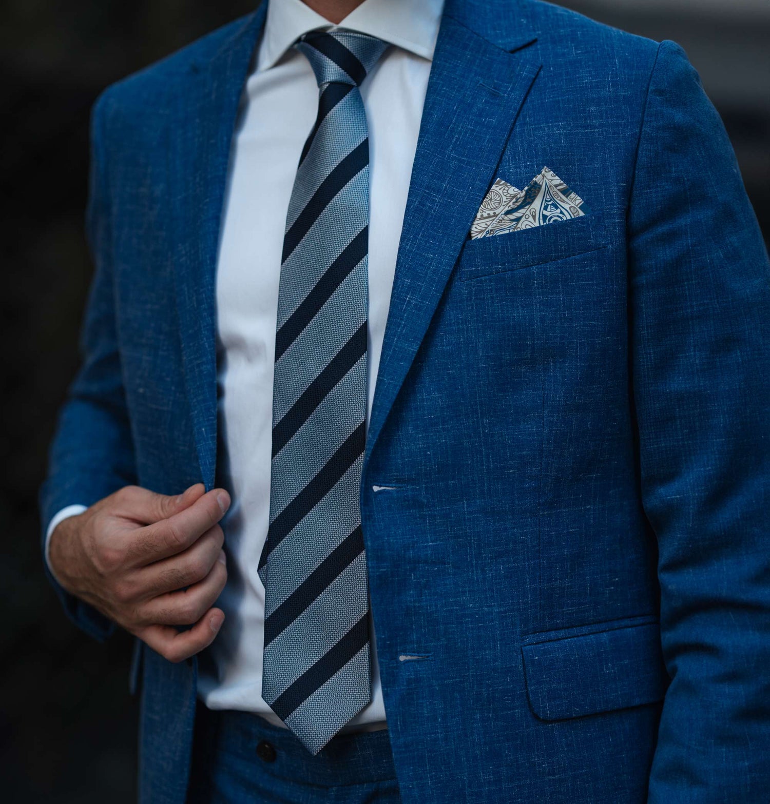 Cravatte Sartoriali: Stili e Abbinamenti