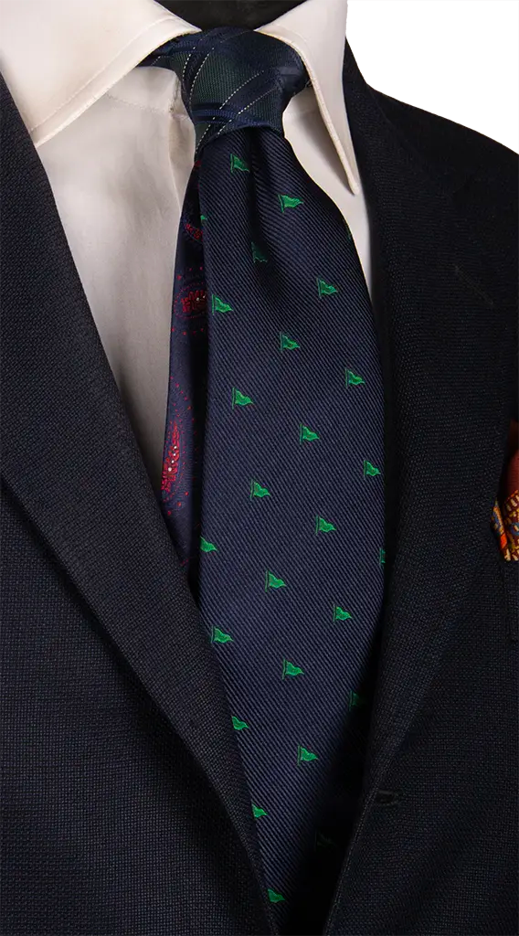Cravatta Blu con Bandiere Verdi Nodo in Contrasto a Quadri Verde Blu Bianco Made in Italy Graffeo Cravatte