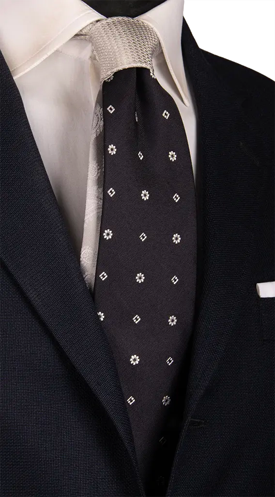 Cravatta Cerimonia Blu Fantasia Grigia Argento Nodo in Contrasto Grigio Argento Made in Italy Graffeo Cravatte