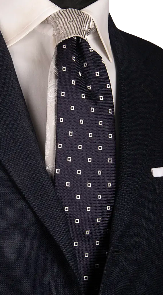 Cravatta Cerimonia Blu Fantasia Grigio Argento Nodo in Contrasto Grigio Argento Made in Italy Graffeo Cravatte