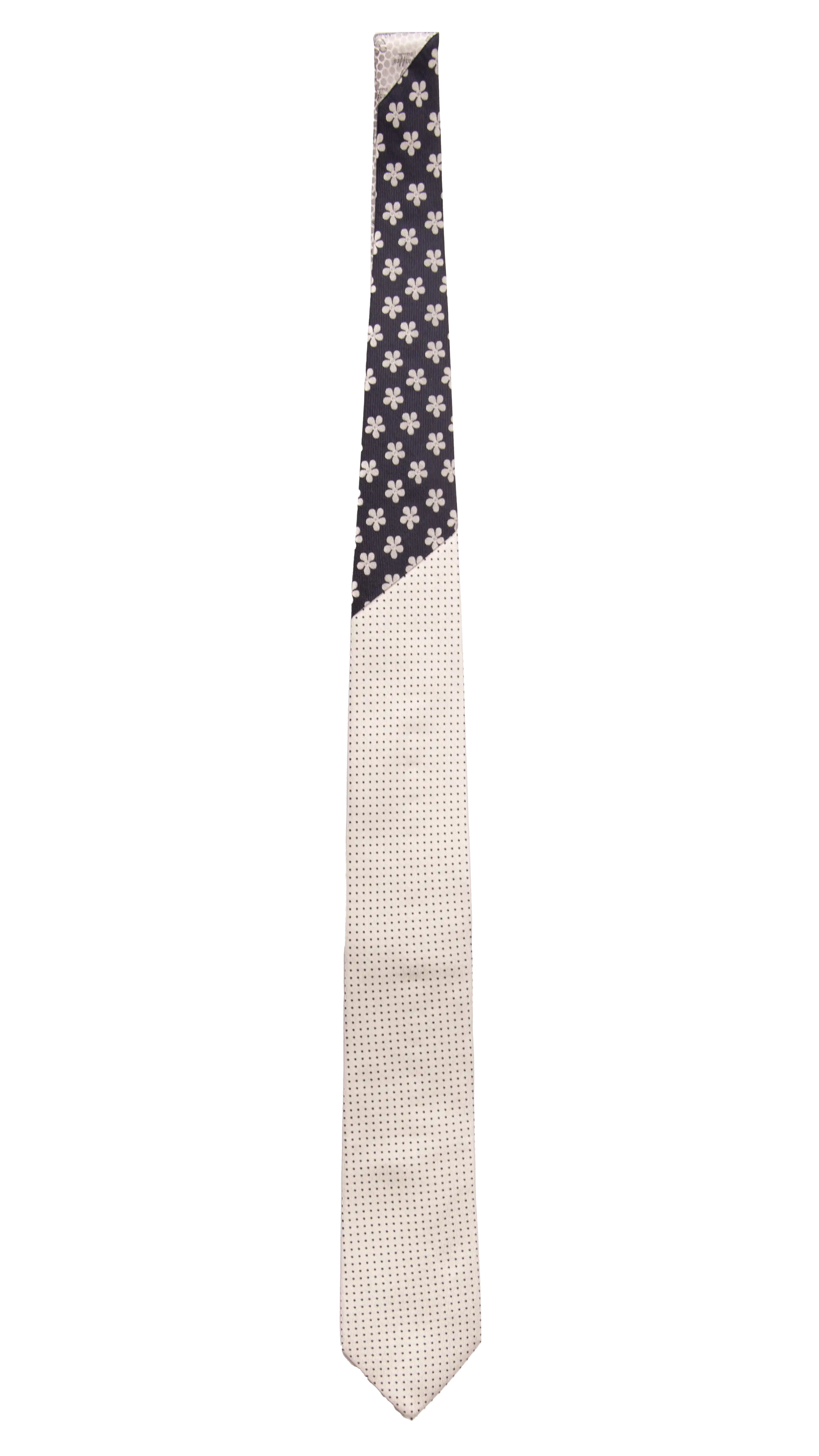 Cravatta Cerimonia Grigio Argento a Pois Blu Nodo in Contrasto Blu Fiori Grigio Argento Made in italy Graffeo Cravatte Intera