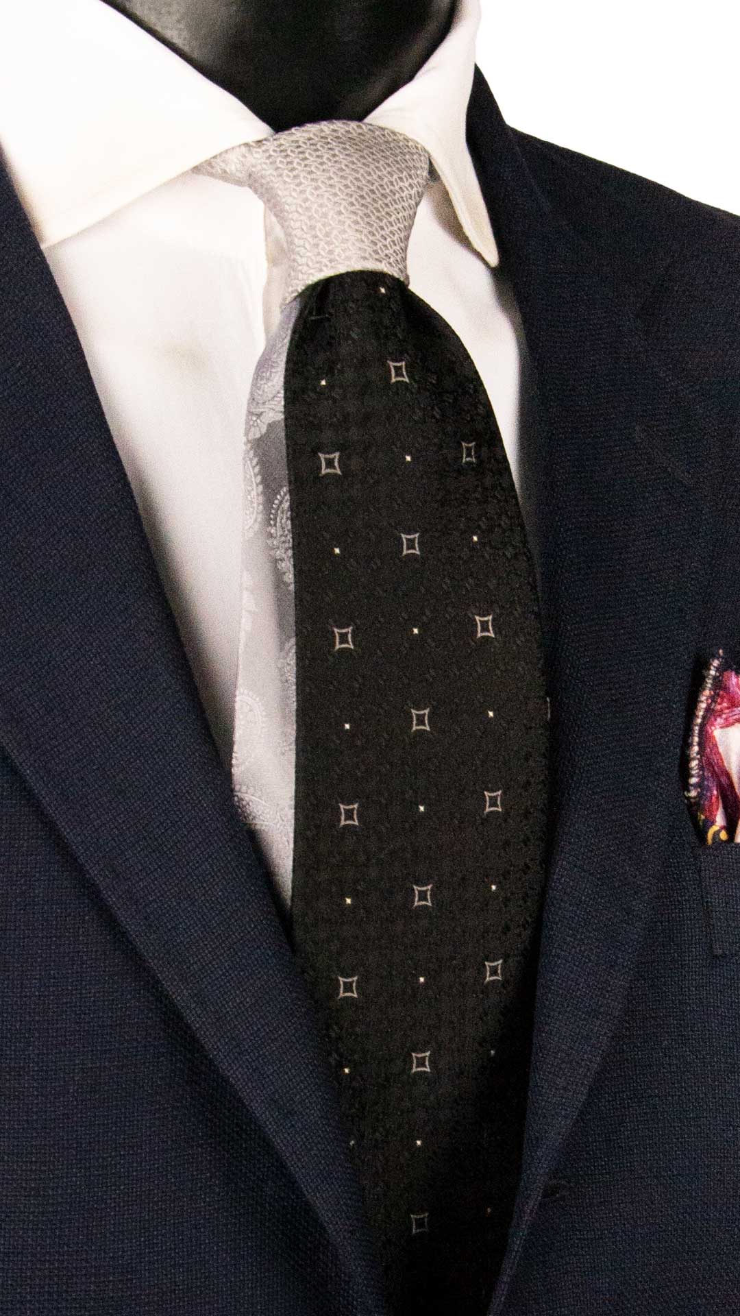 Cravatta Cerimonia di Seta Nera Fantasia Grigio Argento Bianco Nodo in Contrasto Grigio Argento Fantasia Tono su Tono N3346 Graffeo Cravatte Made in Italy
