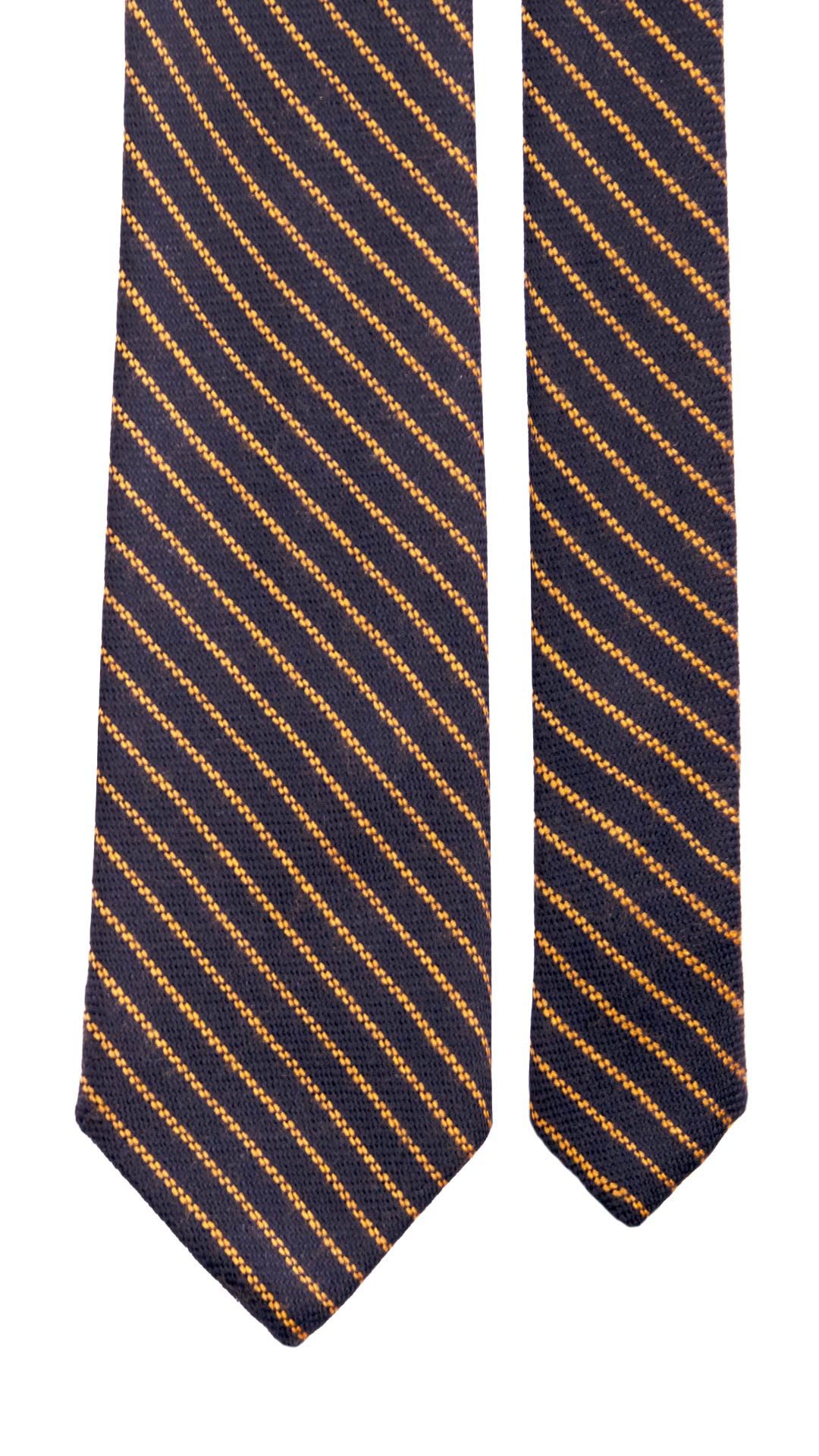 Cravatta Regimental in Lana Cashmere Blu con Righe Arancioni L1079
Graffeo Cravatte Made in Italy Pala