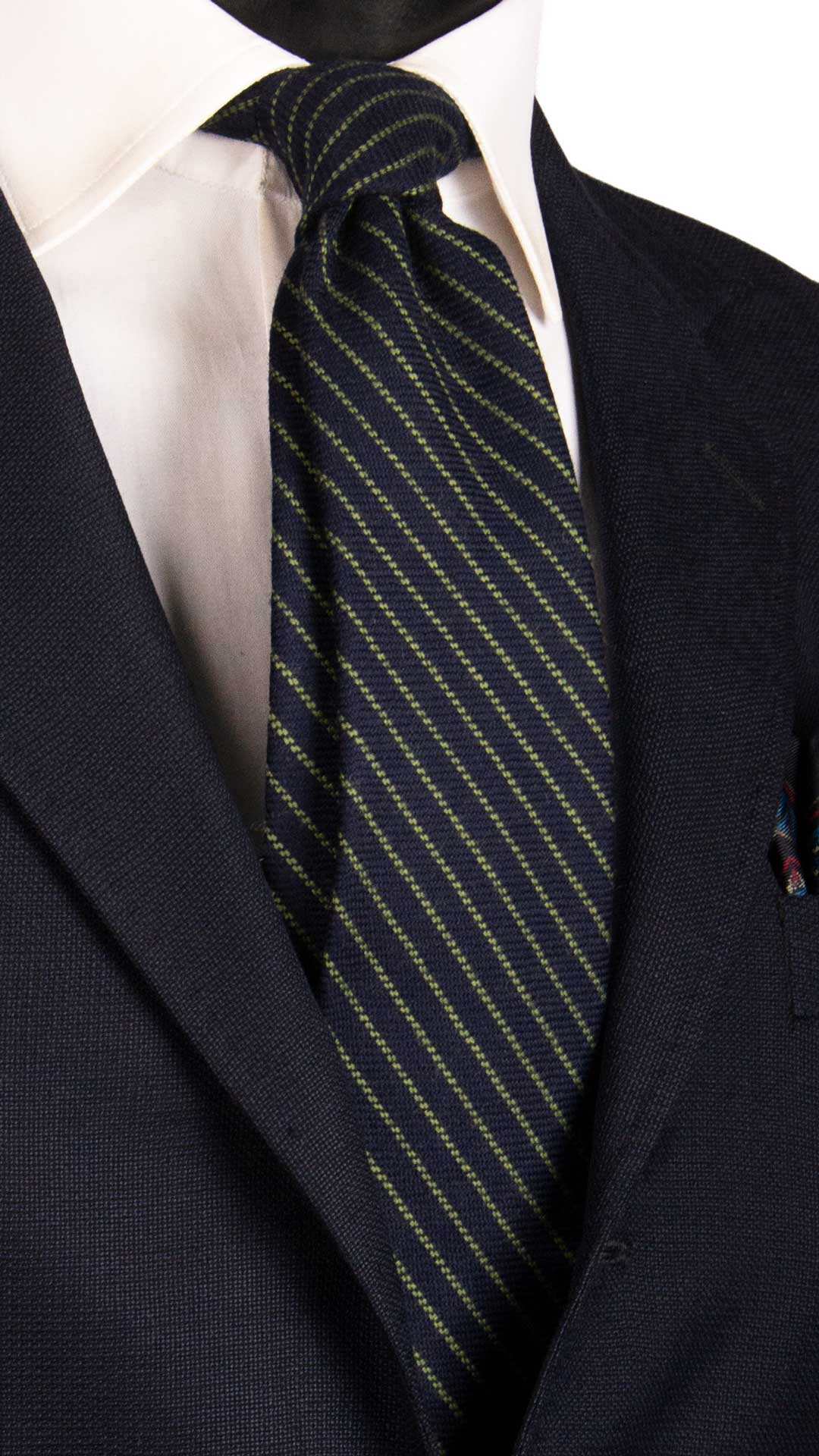 Cravatta Regimental in Lana Cashmere Blu con Righe Verdi L1078
Graffeo Cravatte Made in Italy