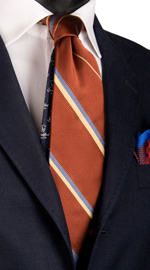 Cravatta Regimental di Seta Rosso Mattone con Righe Beige Blu Avio Made in Italy Graffeo Cravatte