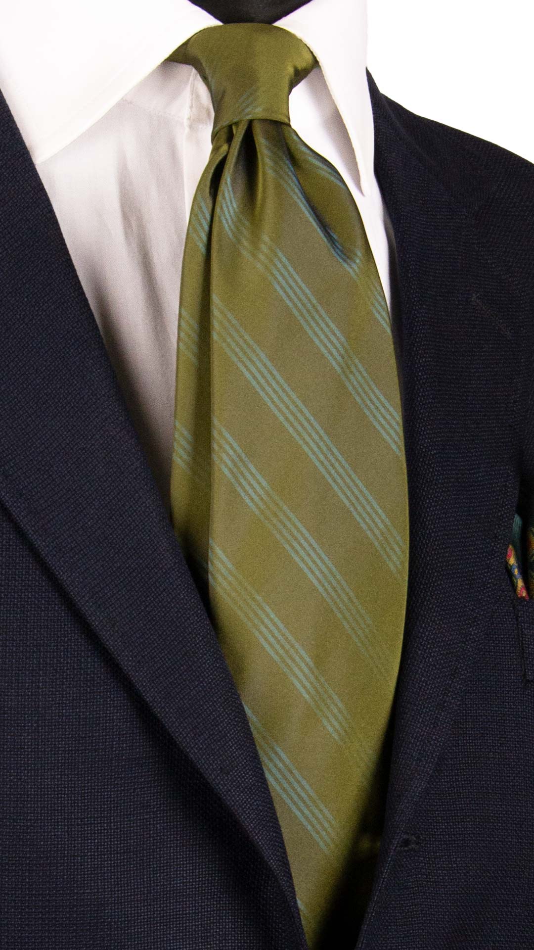 Cravatta-Regimental-di-Seta-Verde-con-Righe-Tono-su-Tono-7065