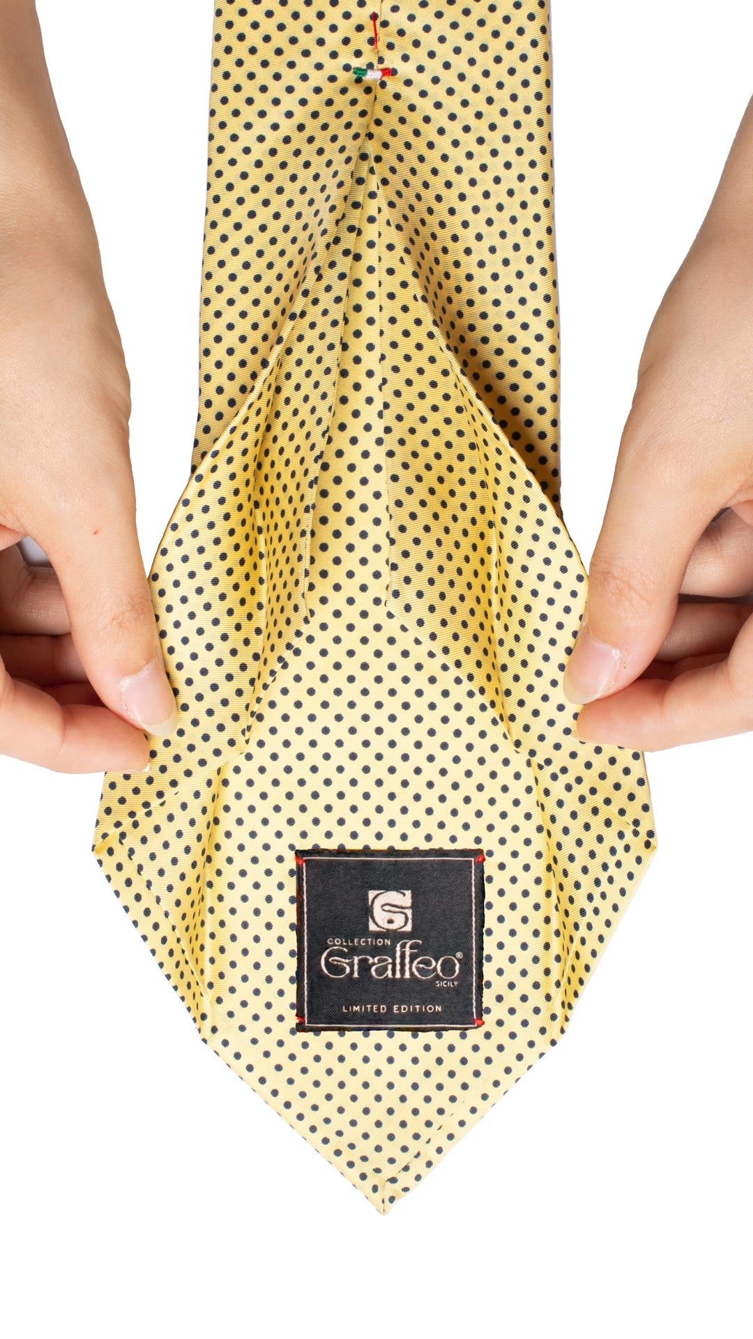 Cravatta Sette Pieghe Stampa di Seta Gialla Pois Blu Made in Italy Graffeo Cravatte