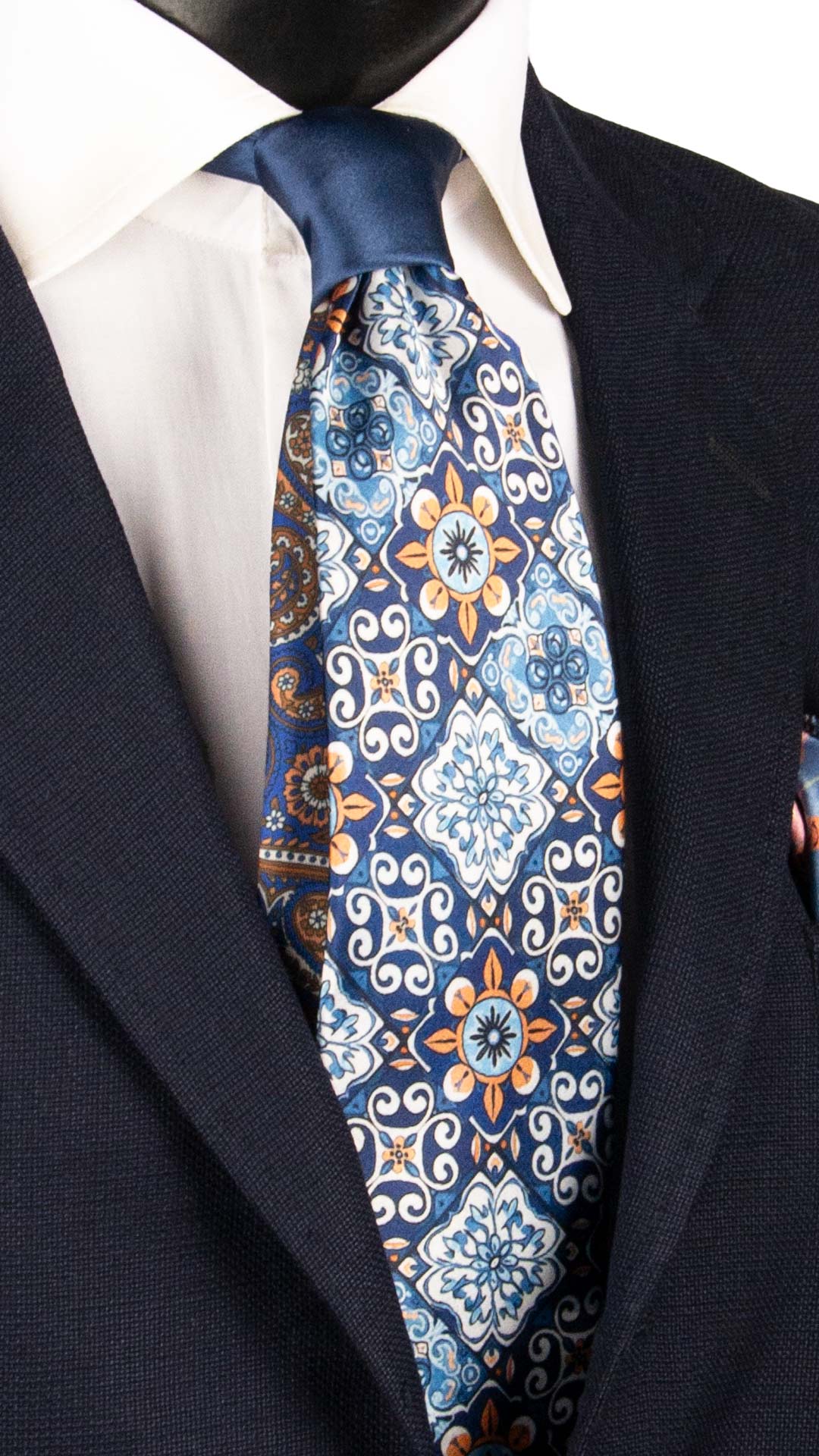 Cravatta Siciliana Stampa di Raso Multicolor con Maioliche Nodo in Contrasto Blu N3232 Graffeo Cravatte Made in Italy