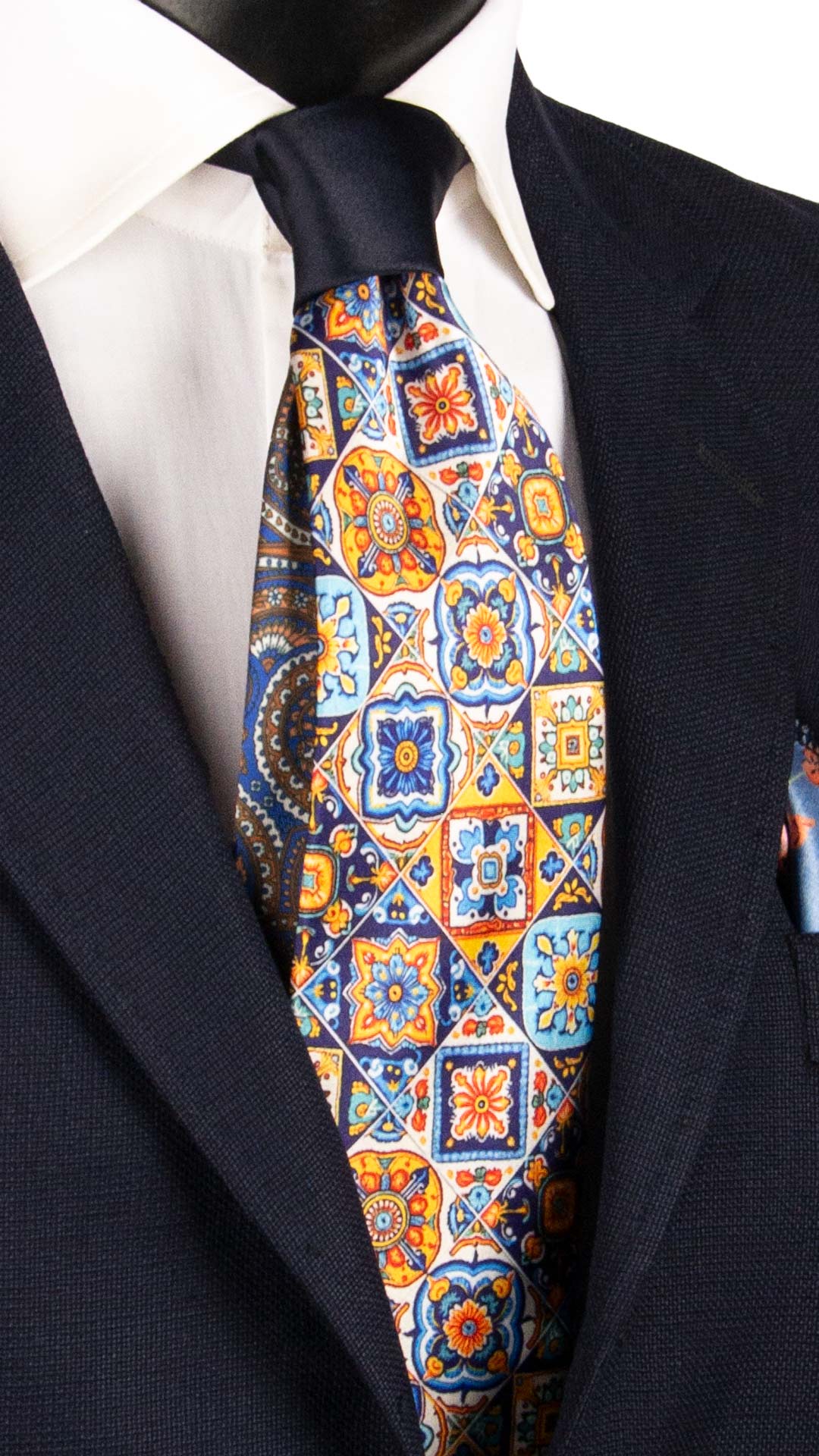 Cravatta Siciliana Stampa di Raso Multicolor con Maioliche Nodo in Contrasto Blu Notte N3228 Graffeo Cravatte Made in Italy