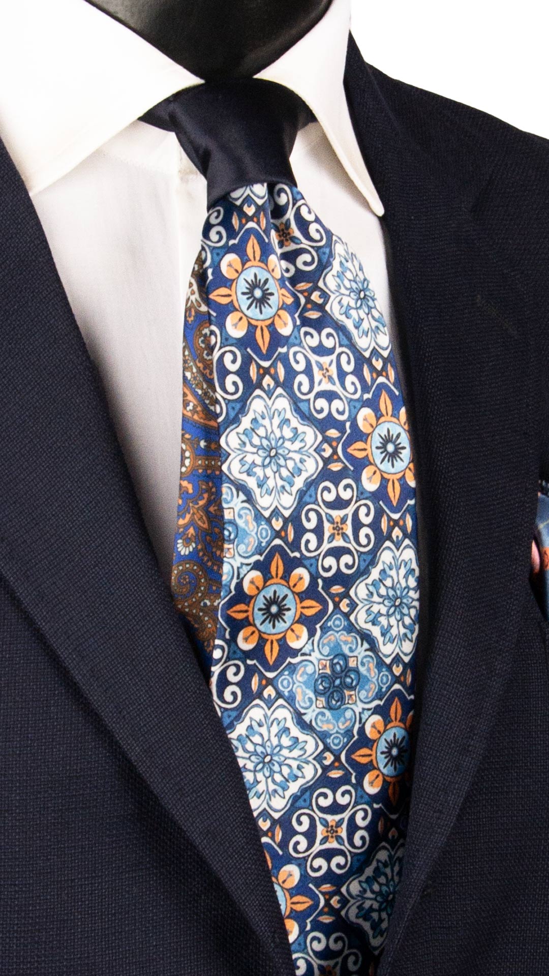 Cravatta Siciliana Stampa di Raso Multicolor con Maioliche Nodo in Contrasto Blu Notte N3231 Graffeo Cravatte Made in Italy