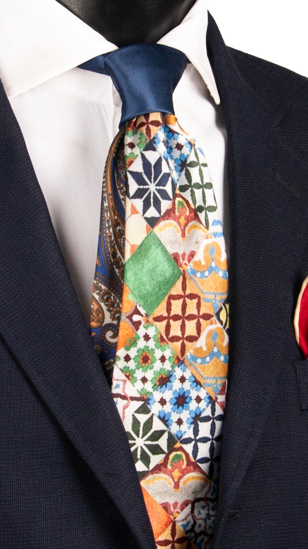 Cravatta Siciliana Stampa di Raso con Maioliche Multicolor Nodo in Contrasto Blu N3238 Made in Italy Graffeo Cravatte