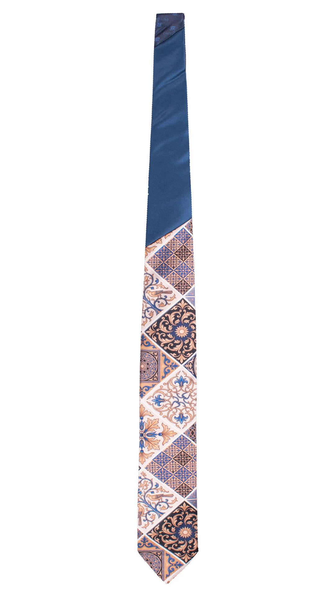 Cravatta Siciliana Stampa di Raso con Maioliche Multicolor Nodo in Contrasto Blu N3508 Made in Italy Graffeo Cravatte Intera