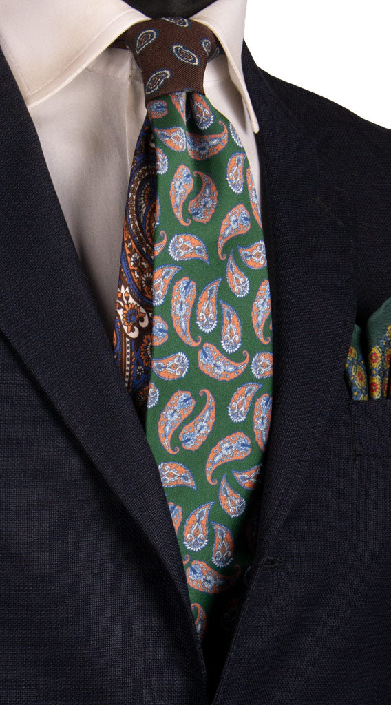 Cravatta Stampa Verde Paisley Ruggine Celeste Nodo in Contrasto Marrone Paisley Avio Bianco N3208 Made in Italy Graffeo Cravatte