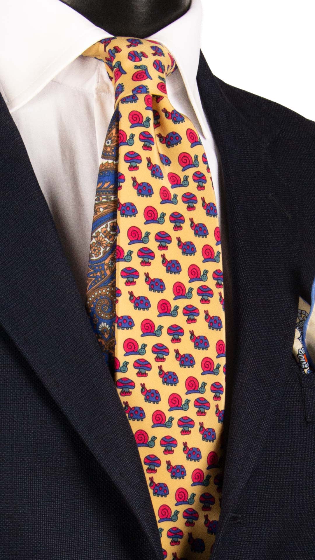 Cravatta Stampa di Seta Giallo Crema con Animali Multicolor Pala Piccola in Contrasto AN7311 Graffeo Cravatte Made in Italy