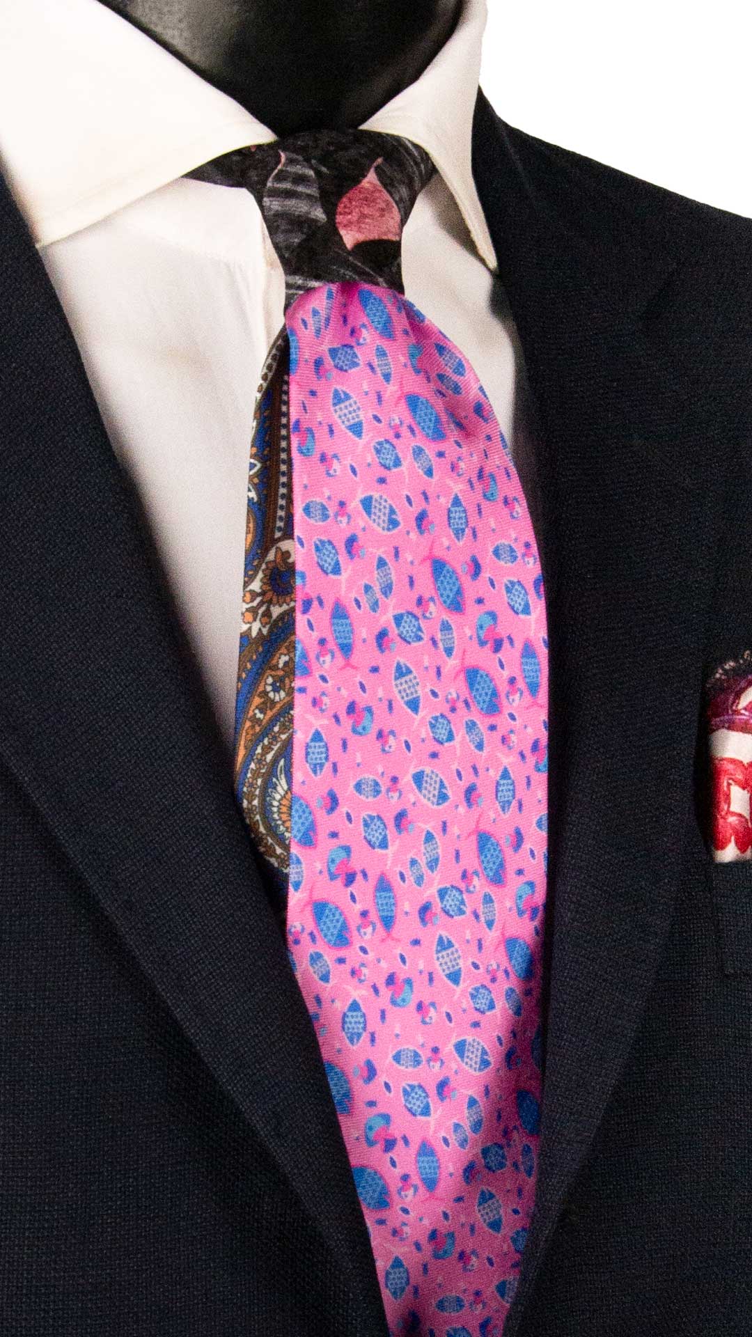 Cravatta Stampa di Seta Rosa Fantasia Azzurra Magenta Bianca Nodo in Contrasto Nero Fantasia Bianco Vinaccia N3316 Graffeo Cravatte Made in Italy
