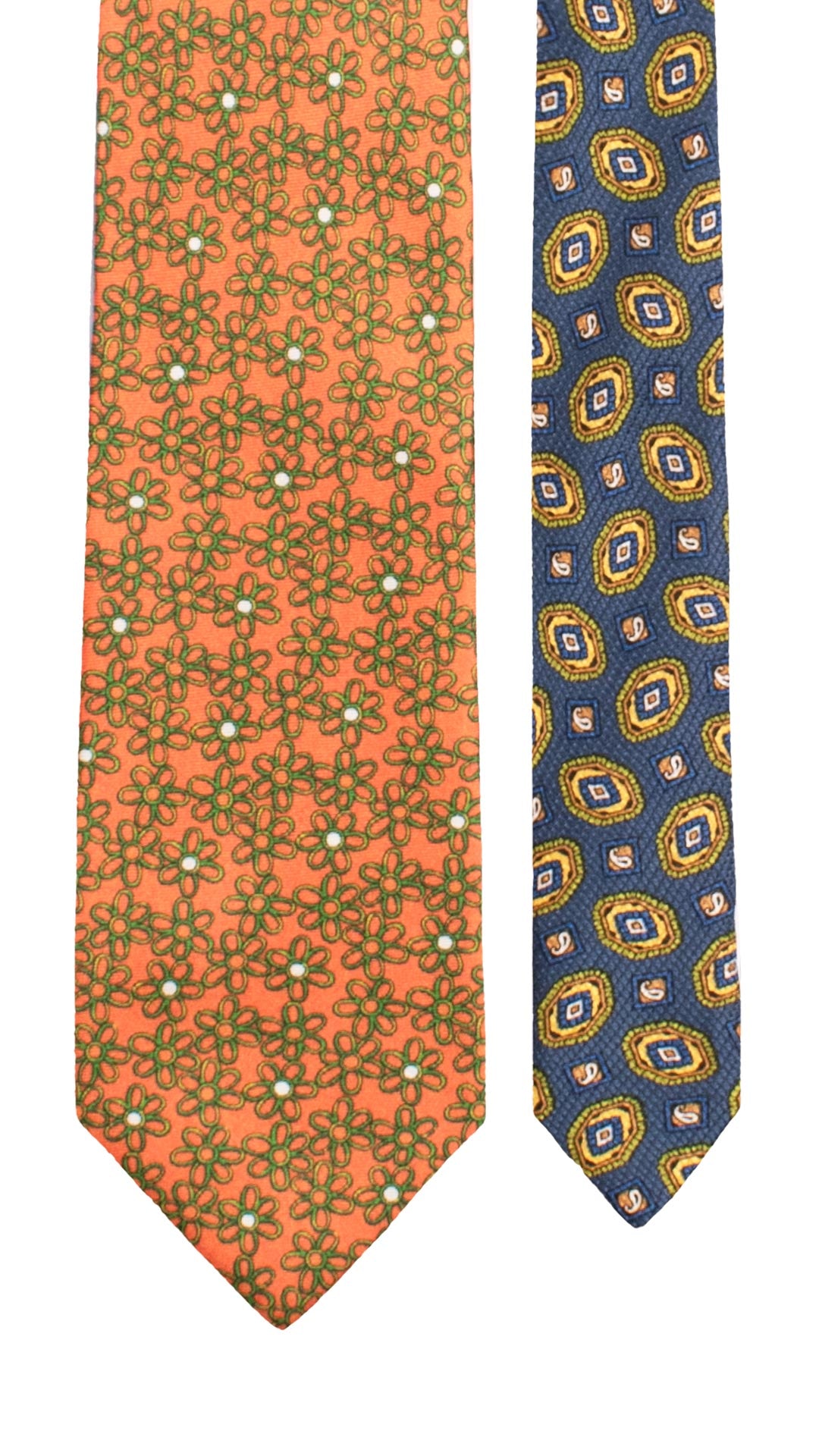 Cravatta Stampa di Seta Rosa Salmone a Fiori Verdi Bianchi Nodo in Contrasto Verde Paisley Rosa Salmone Blu Navy N3269 Made in Italy Graffeo Cravatte Pala