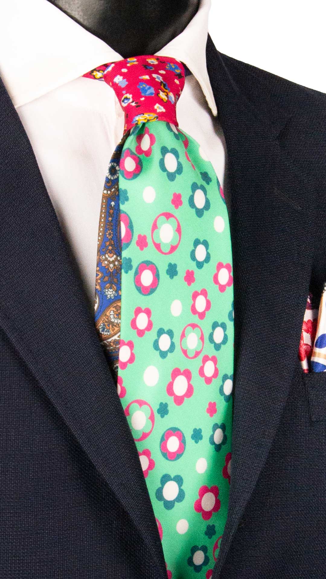 Cravatta Stampa di Seta Verde Mela a Fiori Multicolor Nodo in Contrasto Magenta Fantasia Multicolor N3263