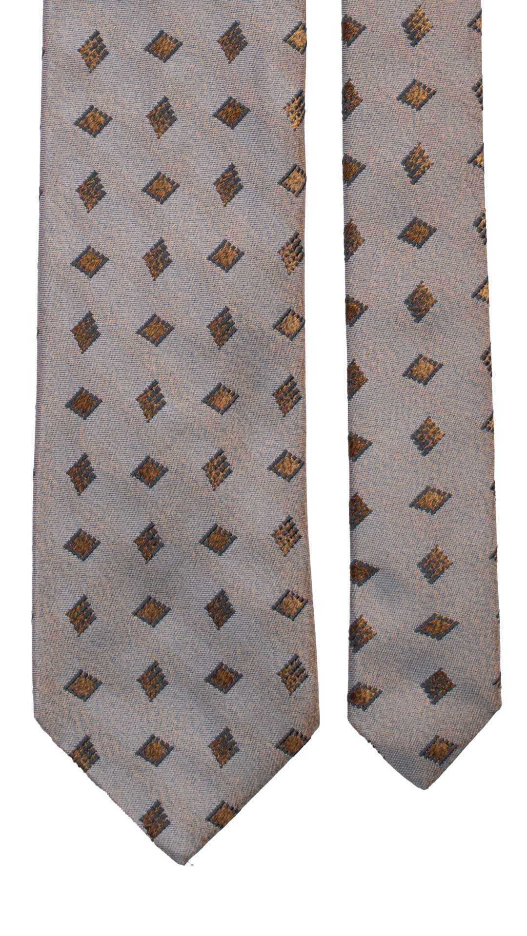 Cravatta-di-Seta-Avio-Beige-Cangiante-Fantasia-Blu-7082
Pala