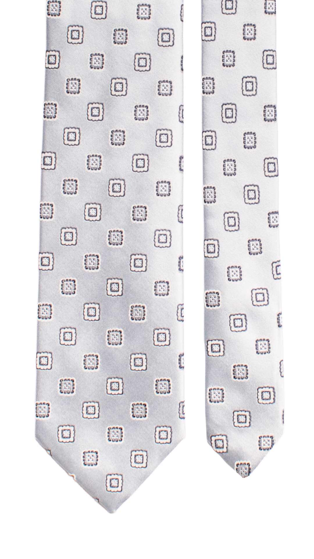 Cravatta di Seta Color Ghiaccio Fantasia Blu Bianca AN7148 Graffeo Cravatte Made in Italy Pala