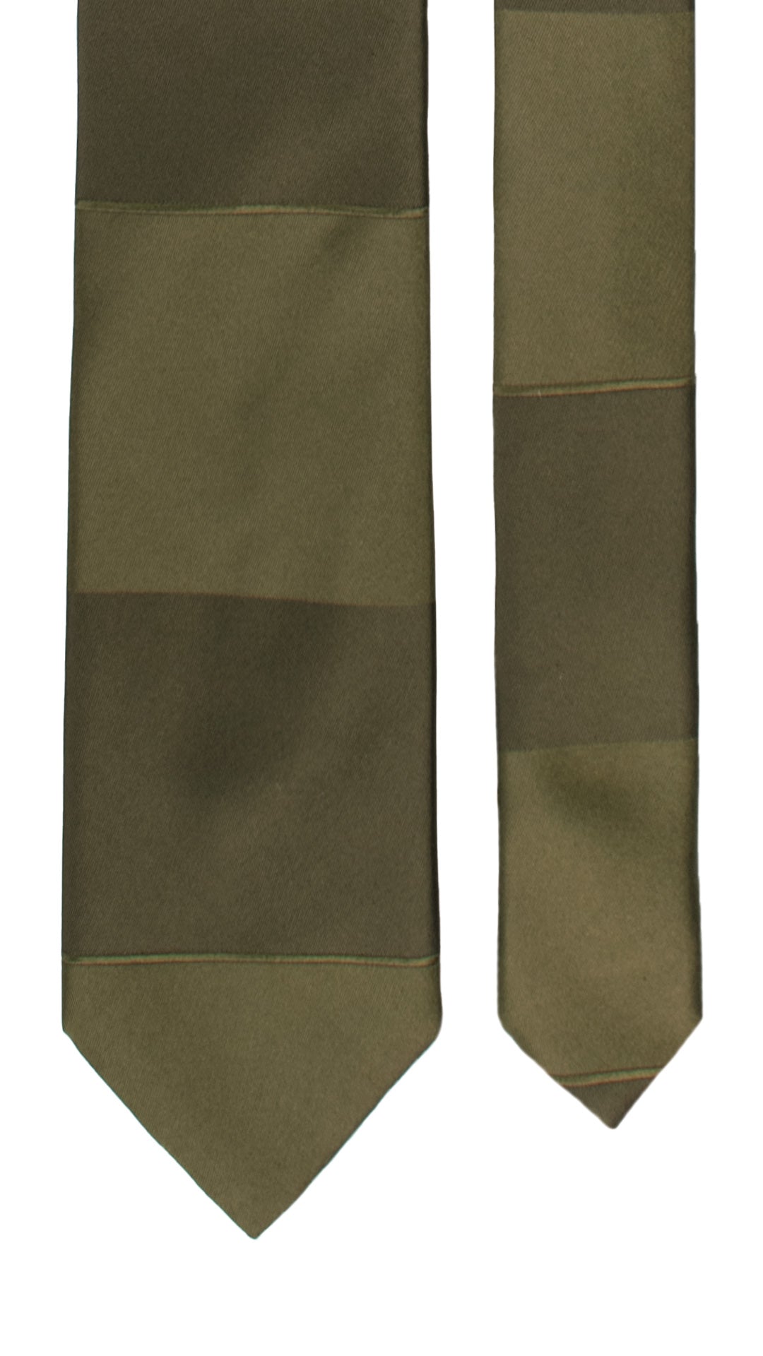 Cravatta di Seta Verde con Righe Orizzontali Tono su Tono 7291 Graffeo Cravatte Made in Italy Pala