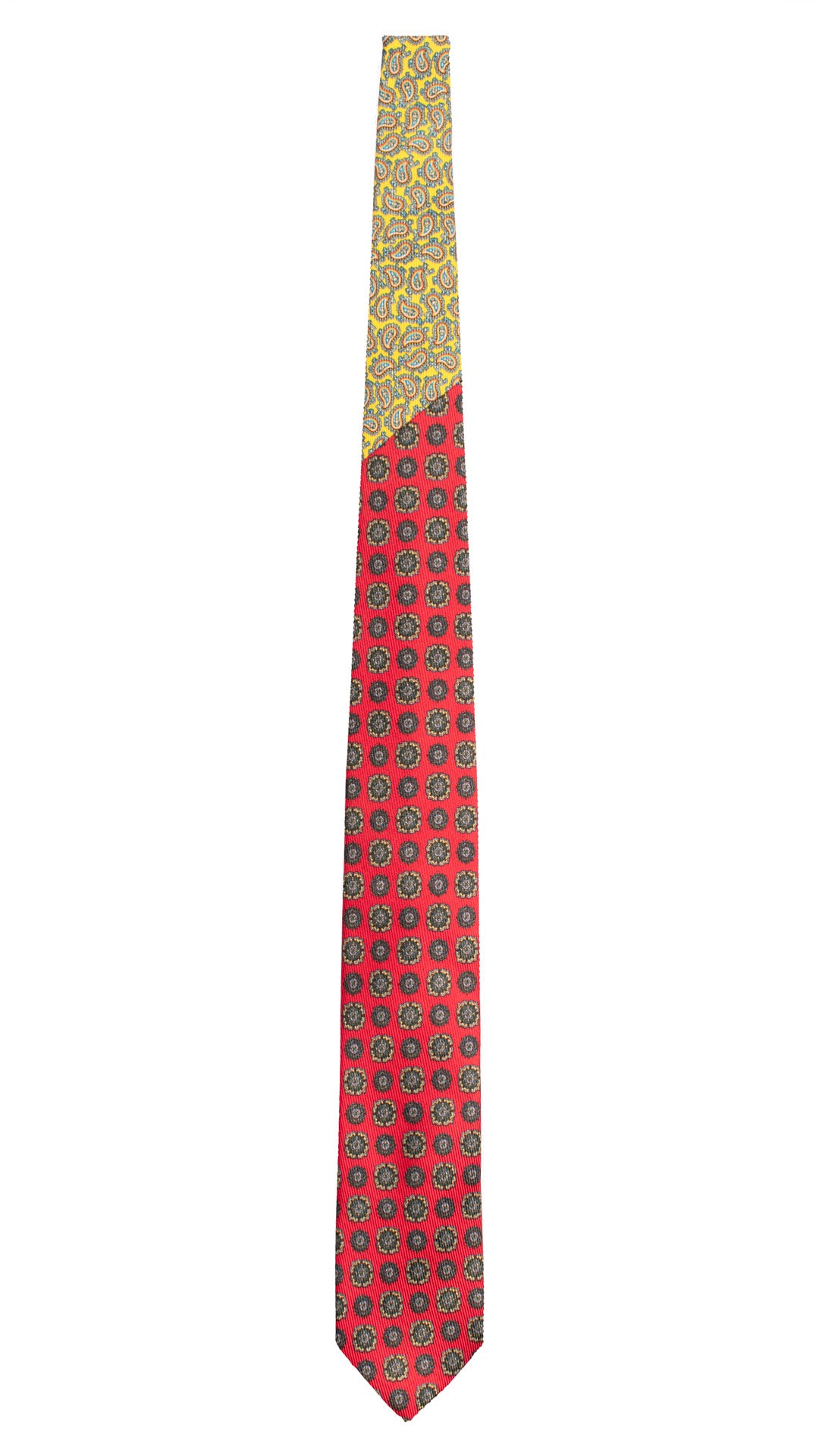 Cravatta in Saia di Seta Rossa Fantasia Multicolor Nodo in Contrasto Giallo Paisley Multicolor N3448 Made in Italy Graffeo Cravatte Intera