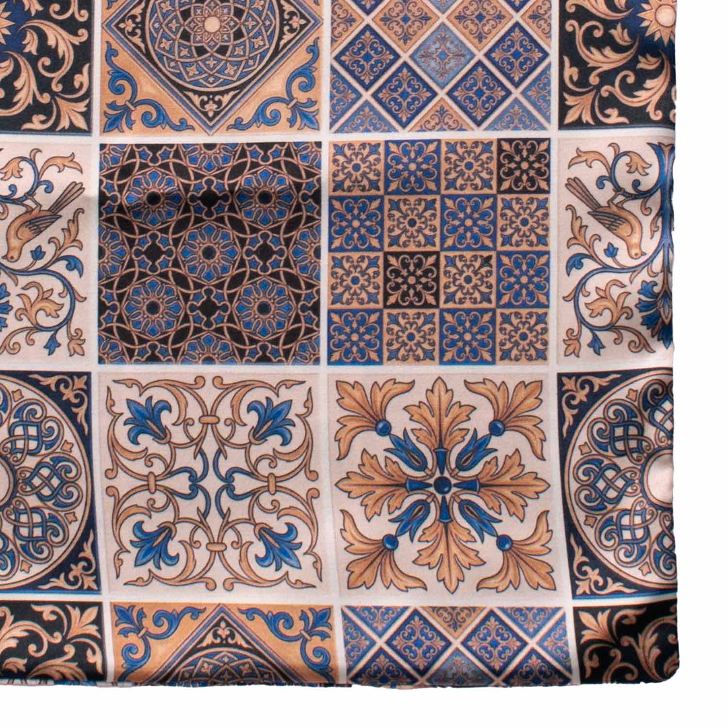 Fazzoletto da Taschino Siciliano Double-Face Stampa di Raso con Maioliche Multicolor POCS22 Made in Italy Graffeo Cravatte Dettaglio
