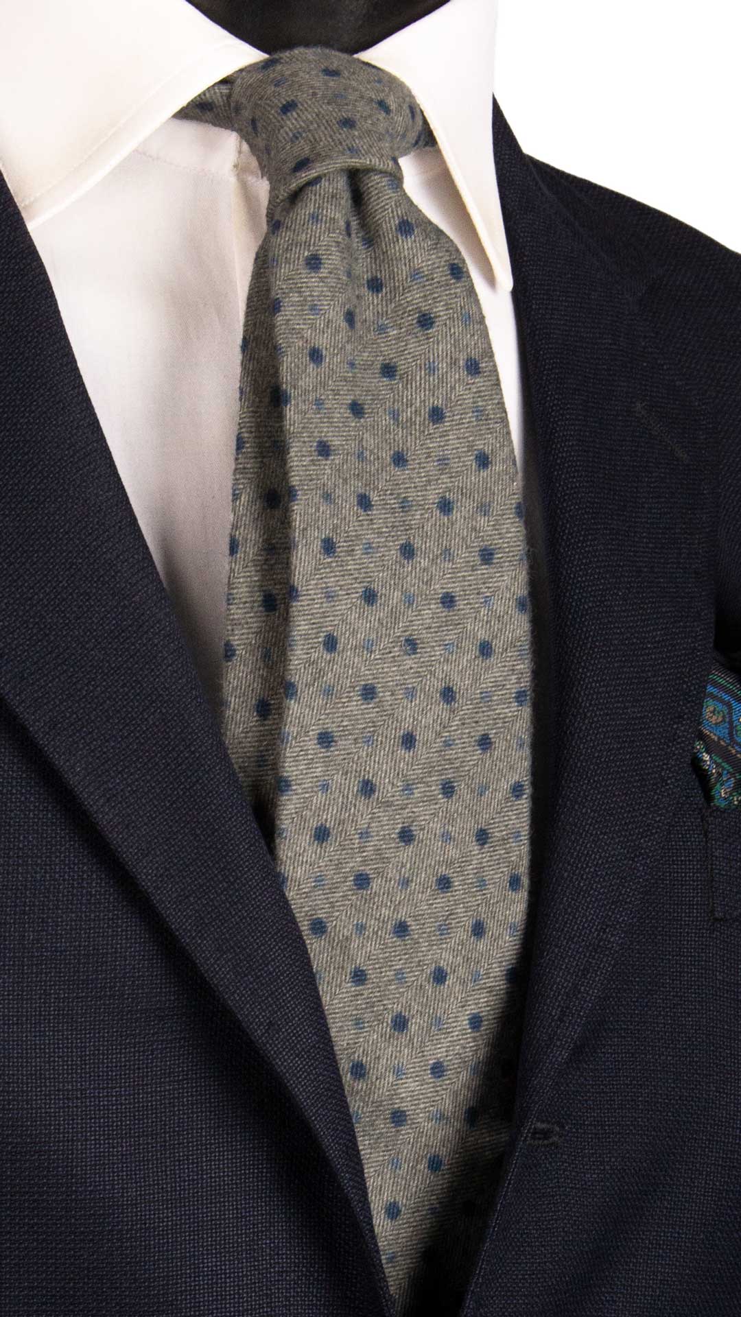Cravatta-di-Cashmere-Grigia-a-Pois-Blu-Avio- L1029