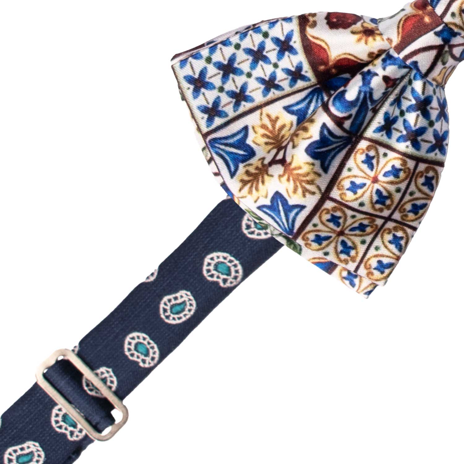 Man Sicilian Printed Satin Pre-Tied Bow Tie Multicolor Majolica PS284 Made in Italy Graffeo Cravatte Pre-Tied