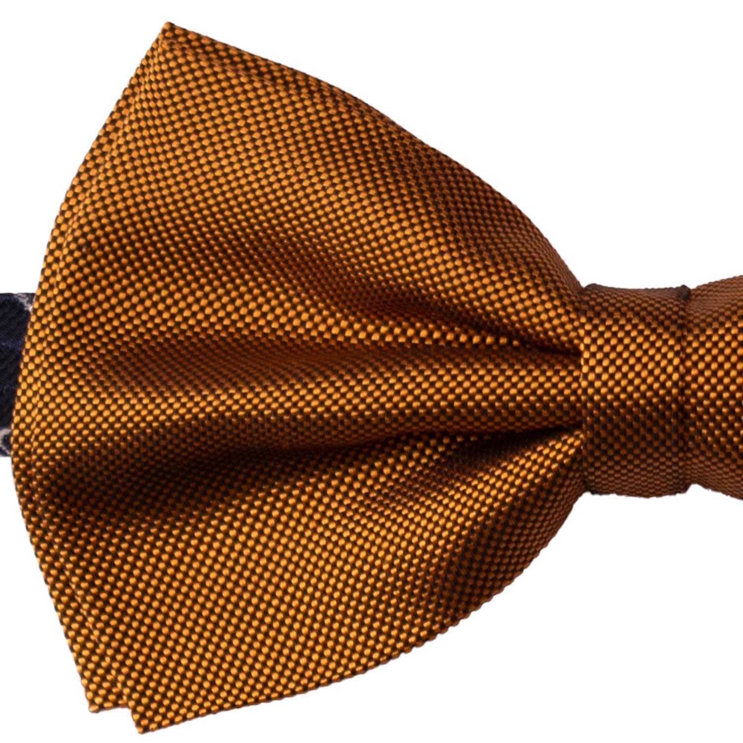 Papillon-Annodato-di-Seta-Ruggine-Tinta-Unita-PAP1188
Dettaglio