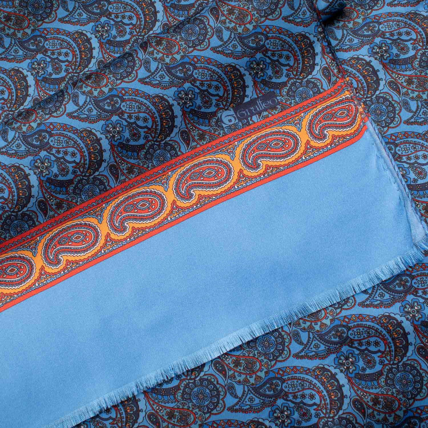 Sciarpa-ad-una-Foglia-di-Seta-Azzurra-Paisley-Multicolor-SF34
Dettaglio