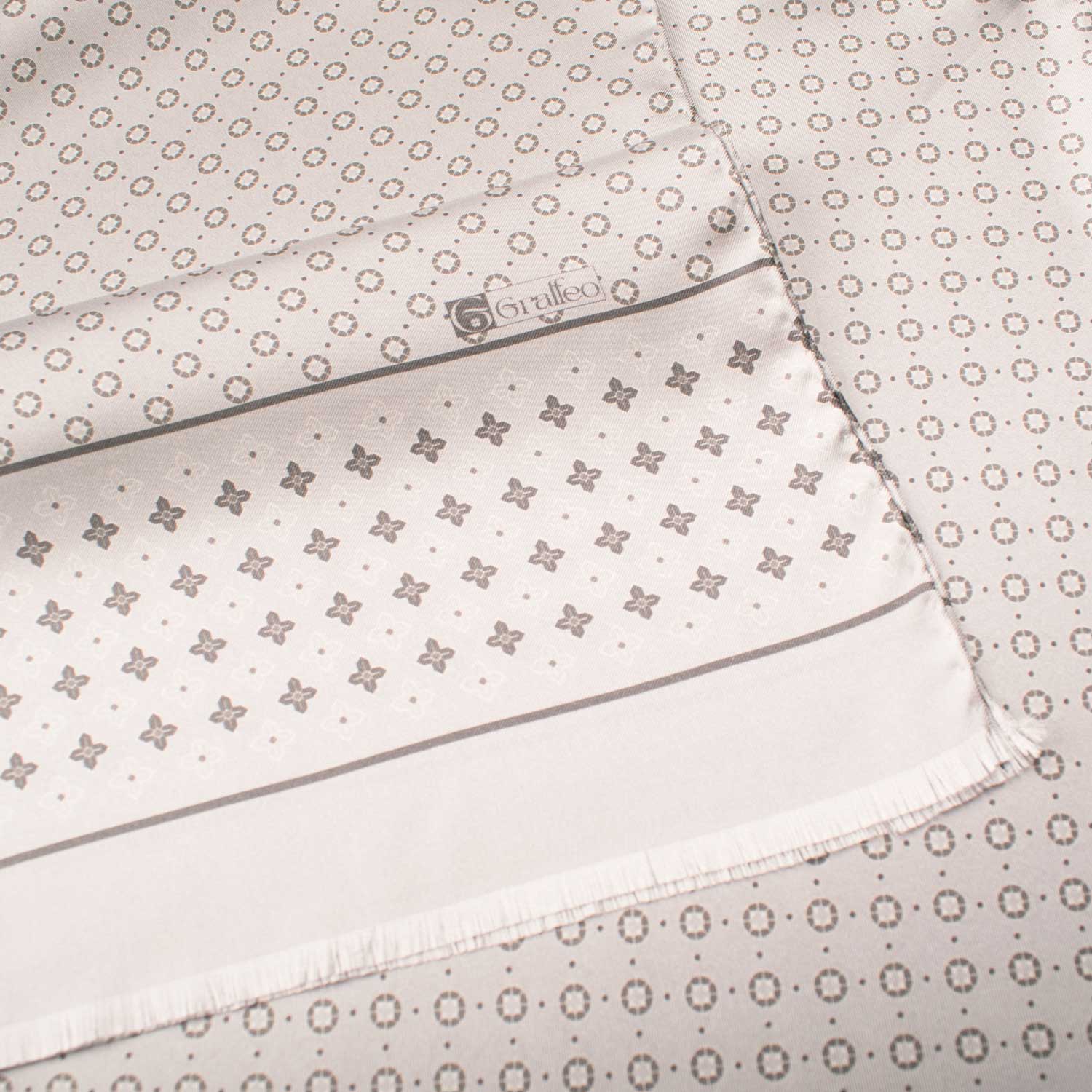 Sciarpa ad una Foglia di Seta Grigio Argento Fantasia Grigio Scuro SF57 Graffeo Cravatte Made in Italy Dettaglio