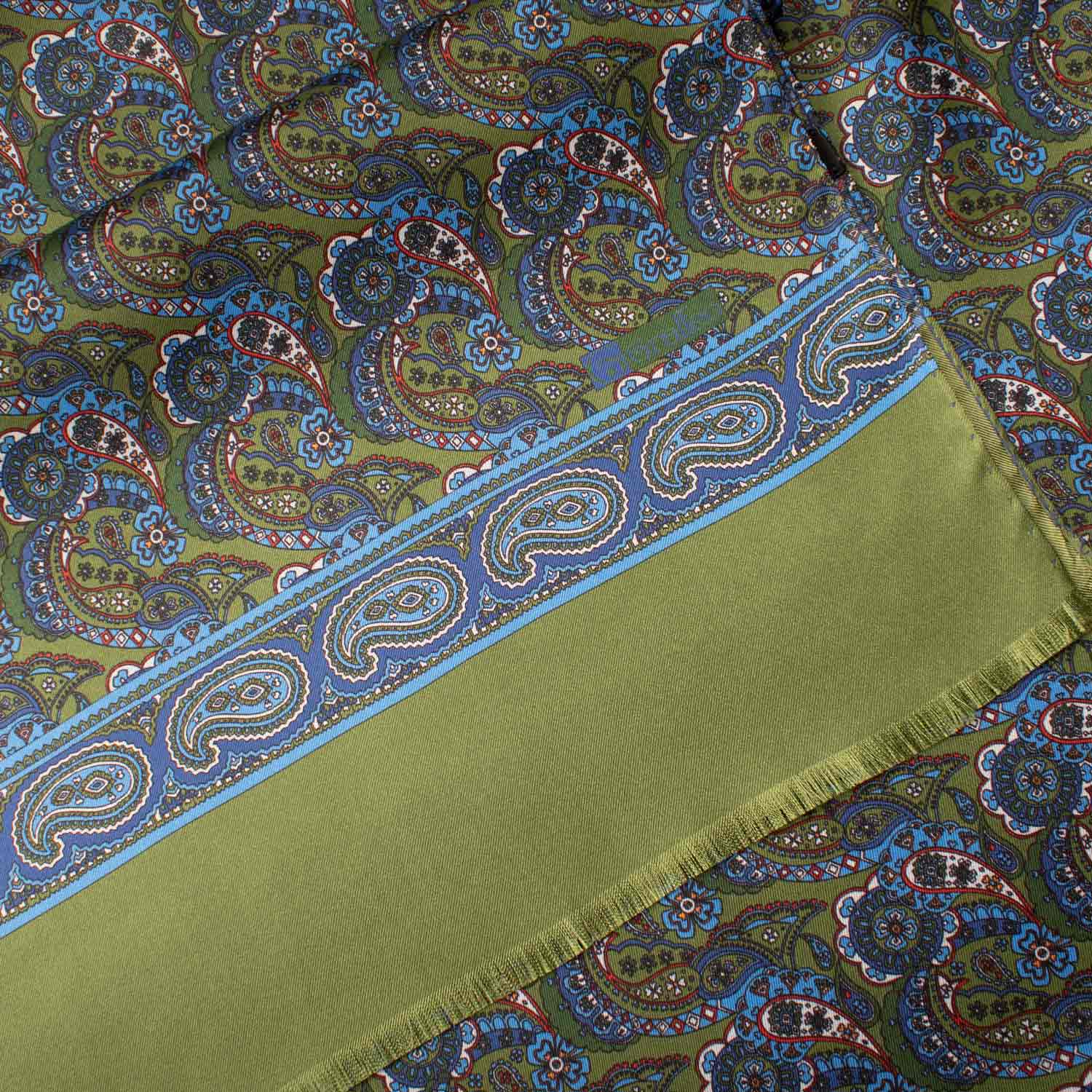 Sciarpa-ad-una-Foglia-di-Seta-Verde-Paisley-Celeste-Bianco-Arancione-SF37
Dettaglio