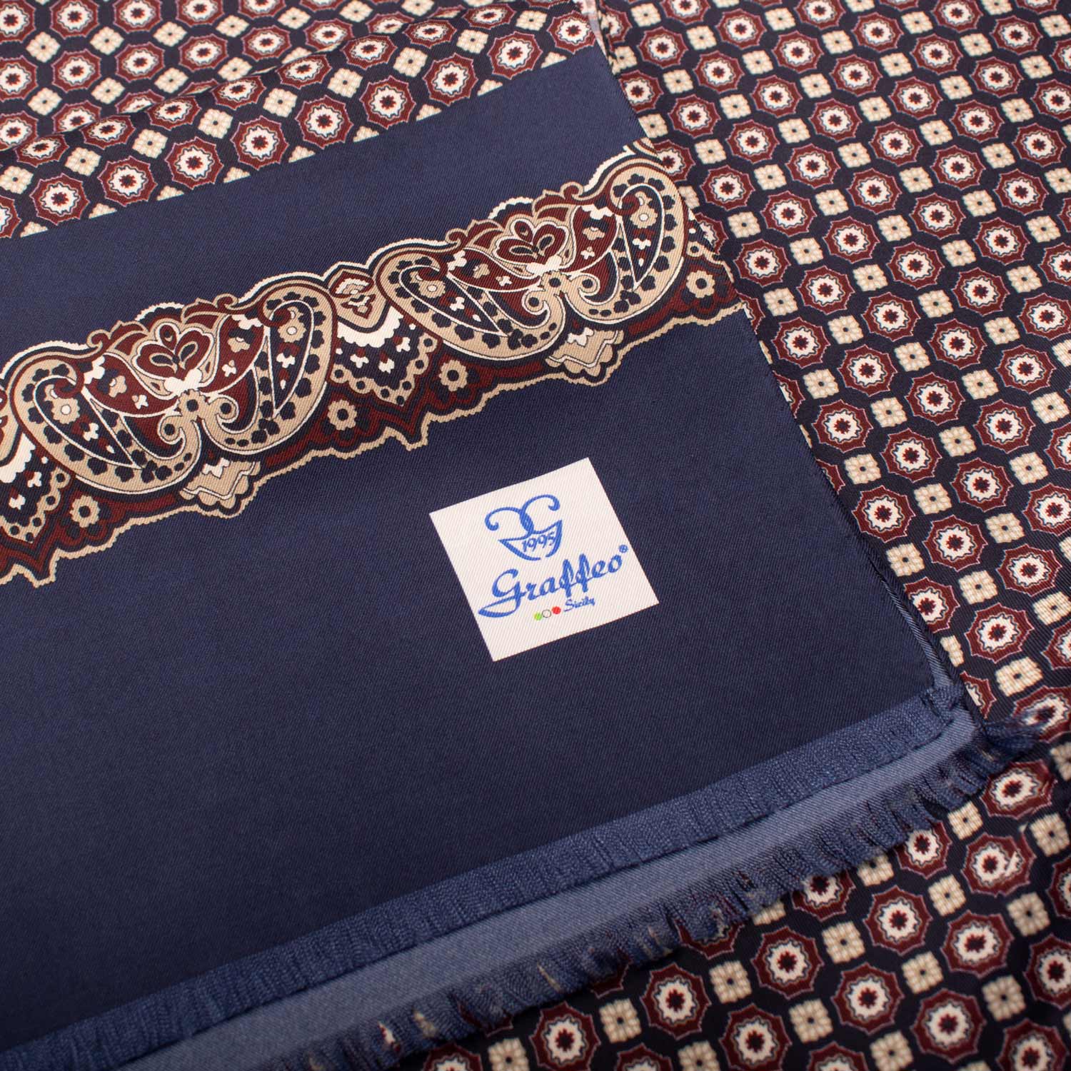 Sciarpa ad una Foglia in Seta Blu Fantasia Bianca Bordeaux Beige Made in Italy Graffeo Cravatte Dettaglio