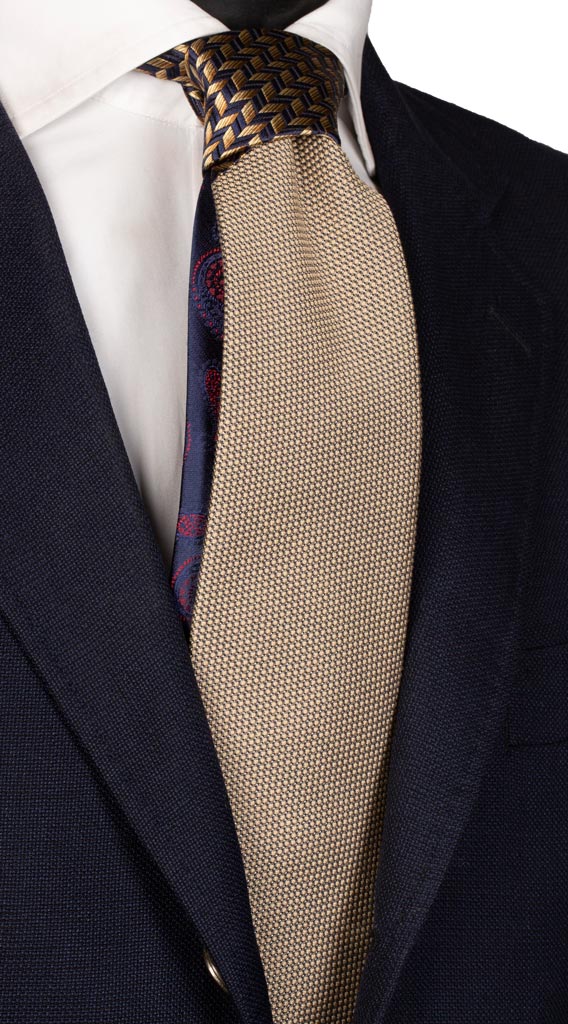 Cravatta Beige Nodo in Contrasto Blu Fantasia Beige Made in Italy Graffeo Cravatte
