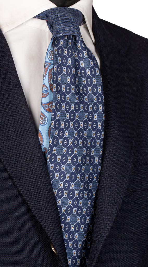 Cravatta Blu Fantasia Celeste Gialla Nodo in Contrasto Blu Navy Fantasia Made in Italy Graffeo Cravatte