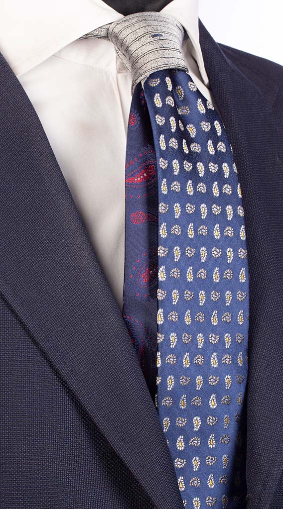 Cravatta Blu Navy Paisley Grigio Giallo Viola Nodo a Contrasto Grigio Blu Made in Italy Graffeo Cravatte