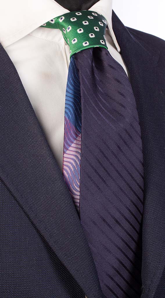 Cravatta Blu Regimental Riga Tono Su Tono Nodo in Contrasto Verde Fantasia Bianca Blu Made in Italy Graffeo Cravatte