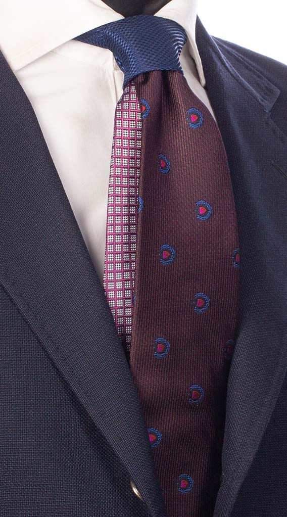Cravatta Bordeaux Blu Fantasia Bluette Fucsia Nodo in Contrasto Bluette Made in Italy Graffeo Cravatte