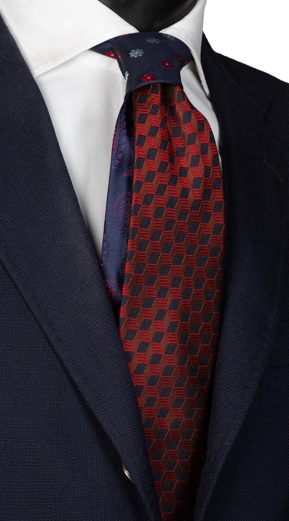 Cravatta Bordeaux Blu Nodo in Contrasto Blu Made in Italy graffeo Cravatte