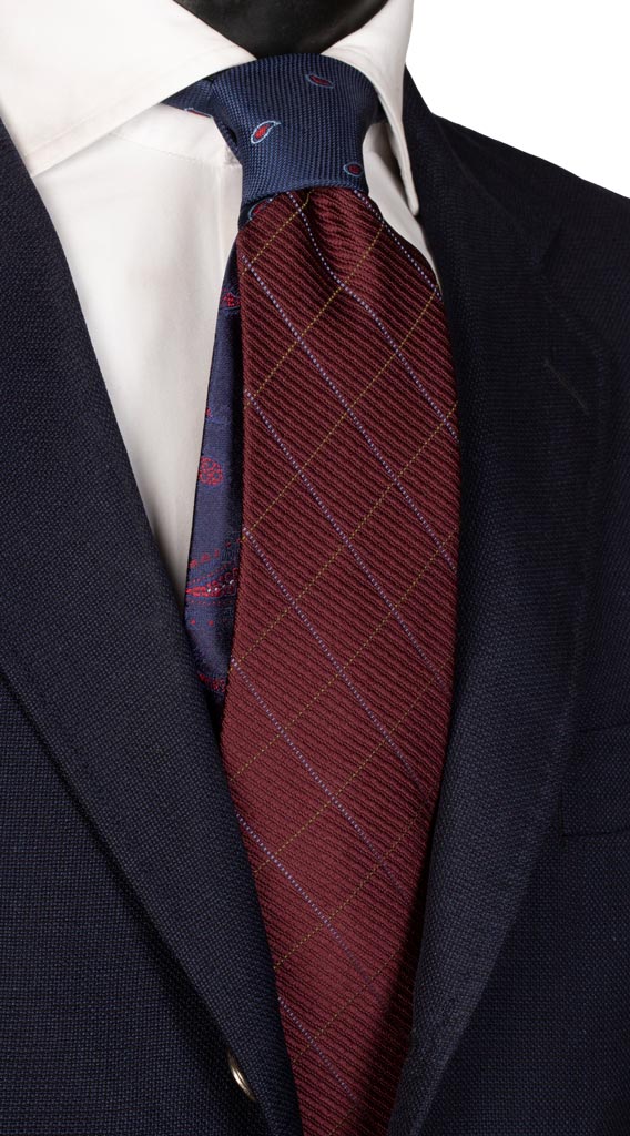 Cravatta Bordeaux a Quadri Celeste Verde Nodo In Contrasto Blu Paisley Bordeaux Made in Italy Graffeo Cravatte