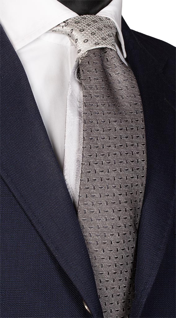 Cravatta Cerimonia Fantasia Grigia Nodo Grigio Argento Nero Made in Italy Graffeo Cravatte