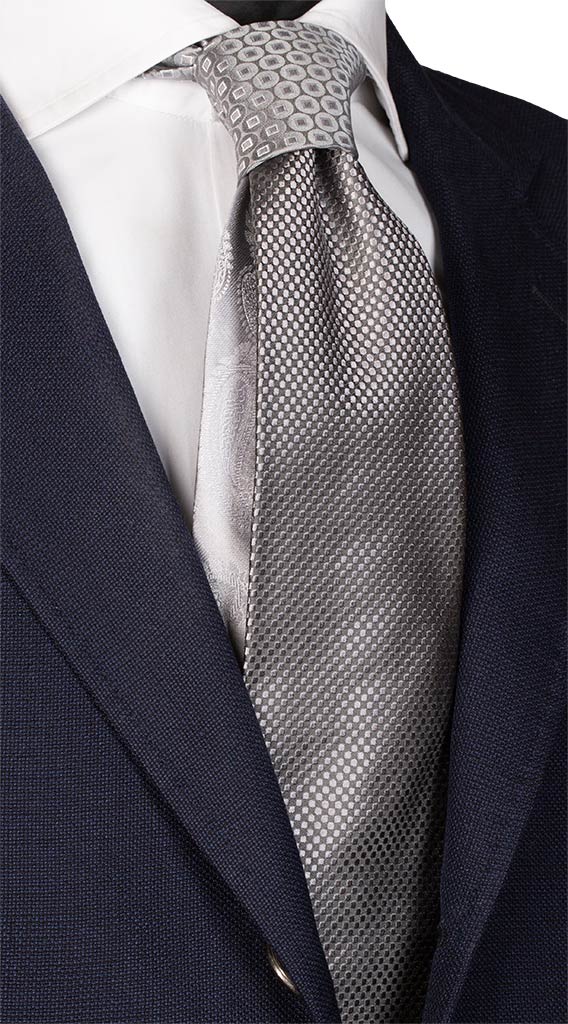 Cravatta Cerimonia Fantasia Grigia Nodo in Contrasto Grigio Argento Made in Italy Graffeo Cravatte
