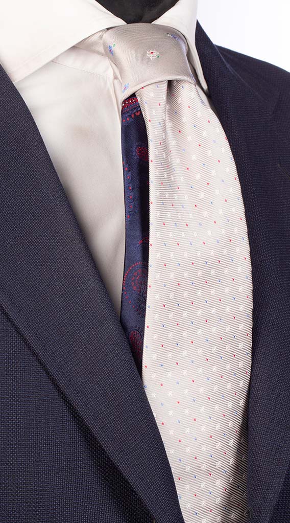 Cravatta Grigio Chiaro Fantasia Rossa Celeste Grigio Chiaro Nodo Grigio Chiaro Fantasia Floreale Made in italy Graffeo Cravatte