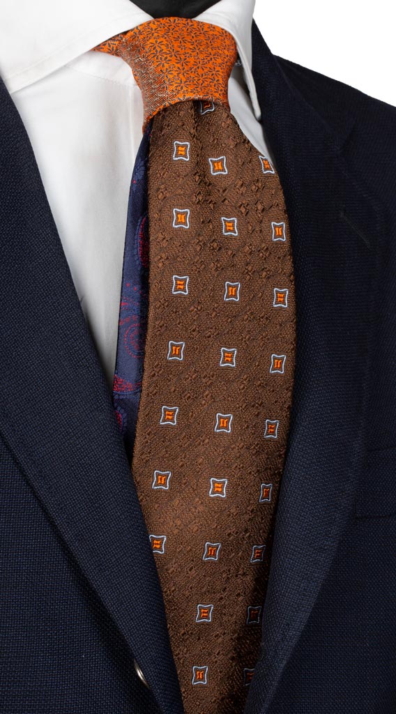 Cravatta Marrone Arancione Celeste Nodo in Contrasto Arancione a Fiori Blu Made in Italy Graffeo Cravatte