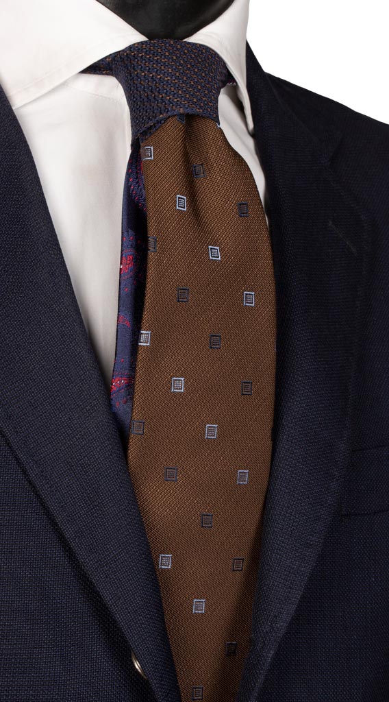 Cravatta Marrone Fantasia Blu Celeste Nodo in Contrasto Blu Marrone Made in Italy Graffeo Cravatte