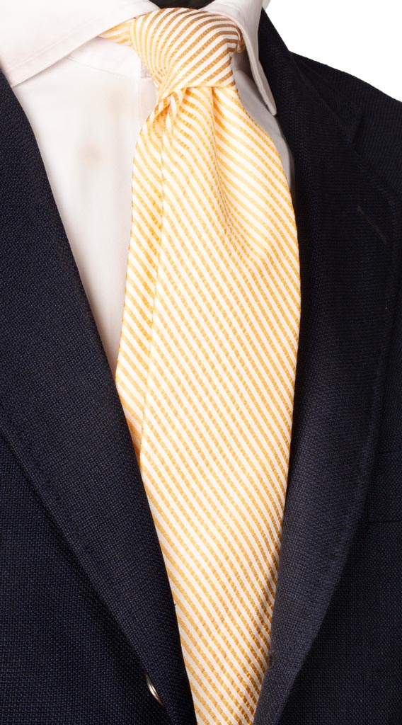 Cravatta Regimental di Seta Righe Bianco Giallo Effetto Stropicciato Made in Italy Graffeo Cravatte