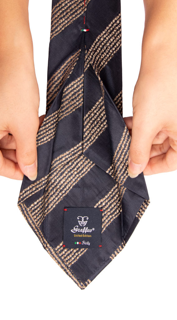 Cravatta Sette Pieghe Regimental di Seta Blu Righe Beige Made in Italy Graffeo Cravatte Pala