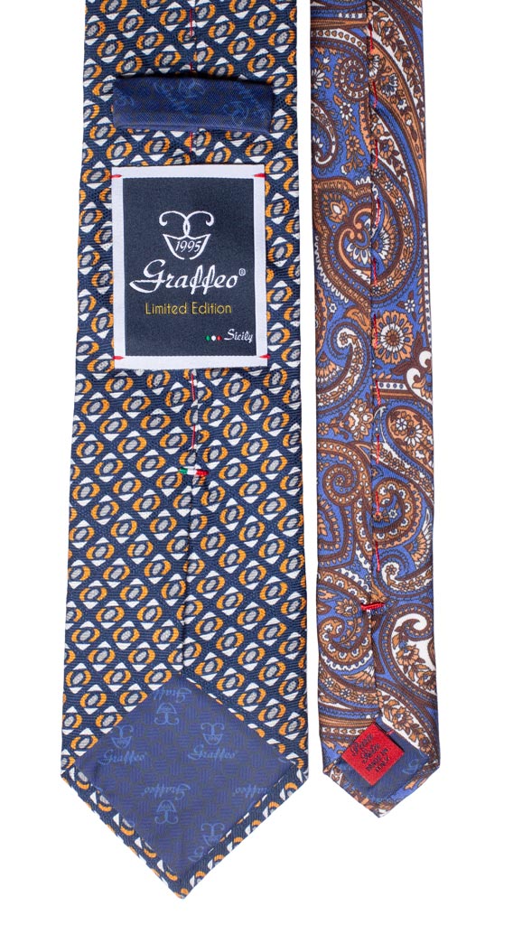 Cravatta Stampa Blu Fantasia Bianca Nodo in Contrasto Giallo Senape Fantasia Made in Italy Graffeo Cravatte Pala