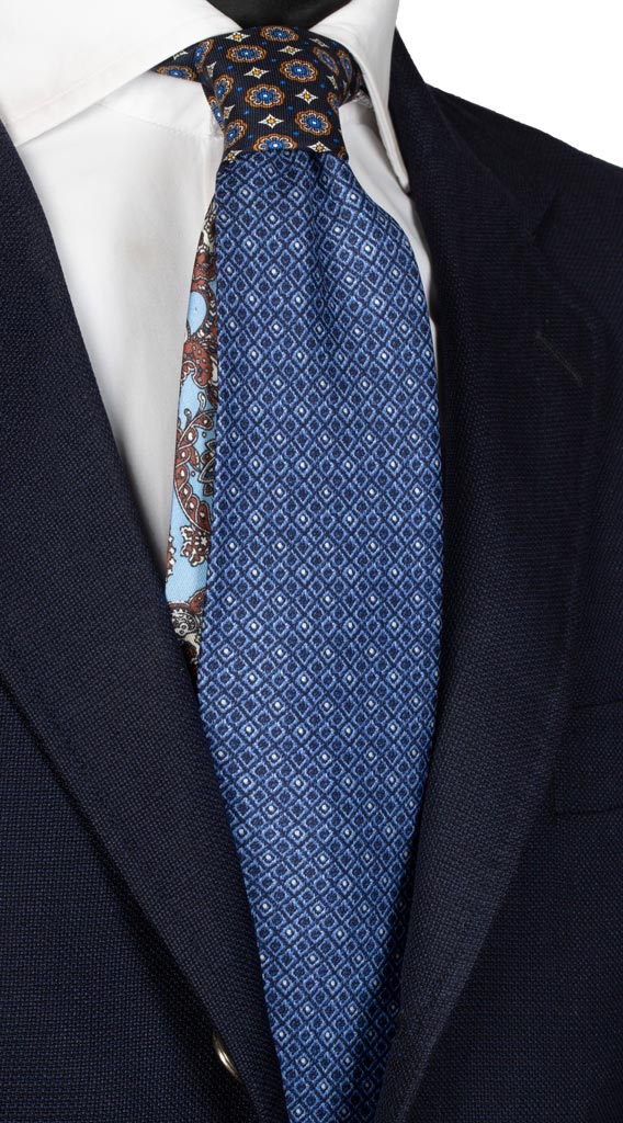 Cravatta Stampa Celeste Blu Nodo in Contrasto Blu Fantasia Multicolor Made in Italy graffeo Cravatte