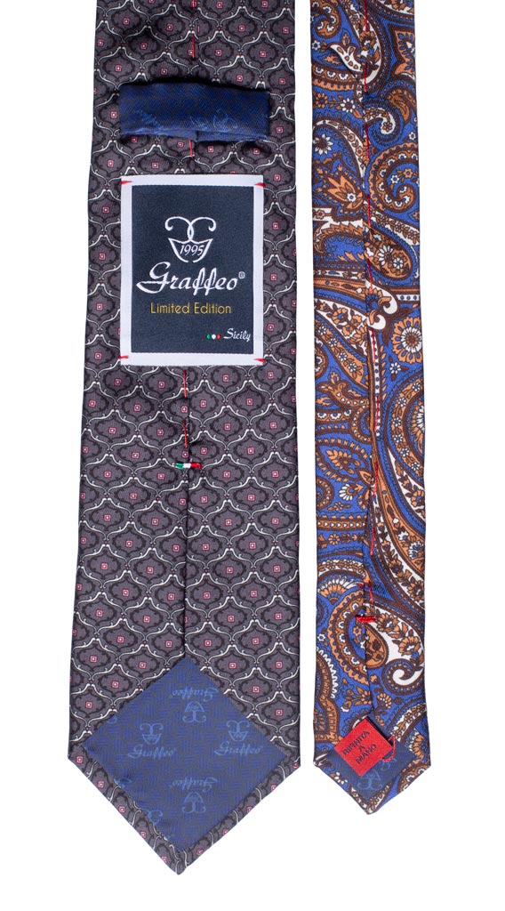 Cravatta Stampa Grigio Scuro Fantasia Nodo in Contrasto Grigio Scuro Paisley Multicolor Made in Italy Graffeo Cravatte Pala